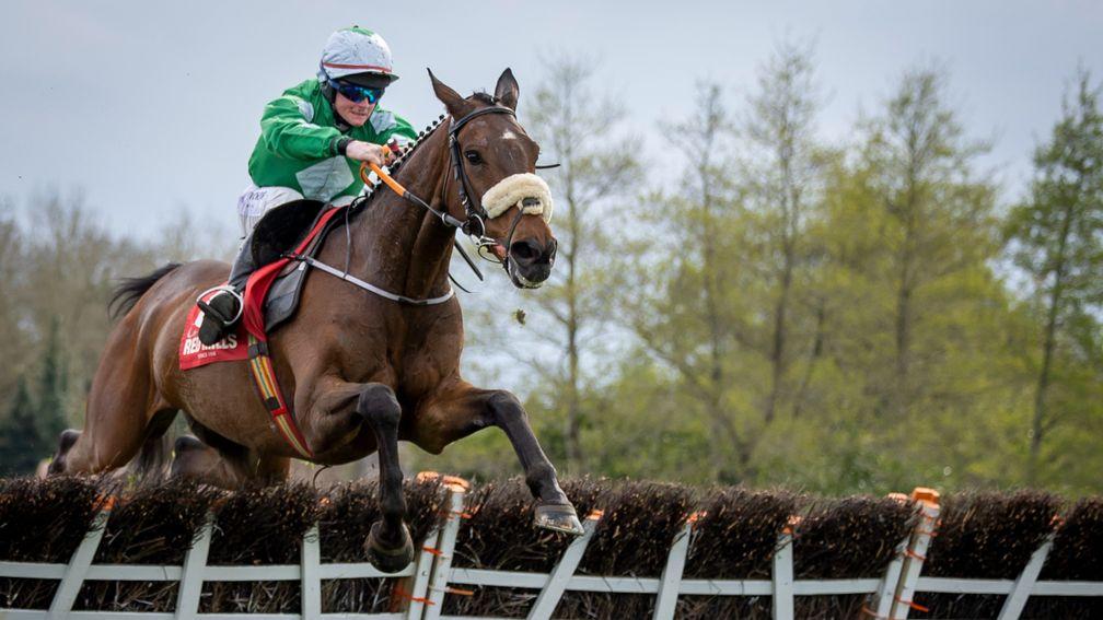 Ambitious Fellow and Sam Ewing wins the Connolly's Red Mills EBF Auction Hurdle Series Final.Punchestown FestivalPhoto: Patrick McCann/Racing Post27.04.2022