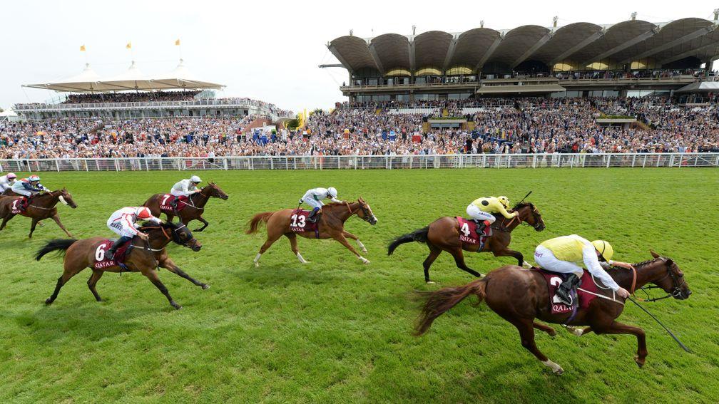 King's Advice displays his usual battling qualities to win at Glorious Goodwood