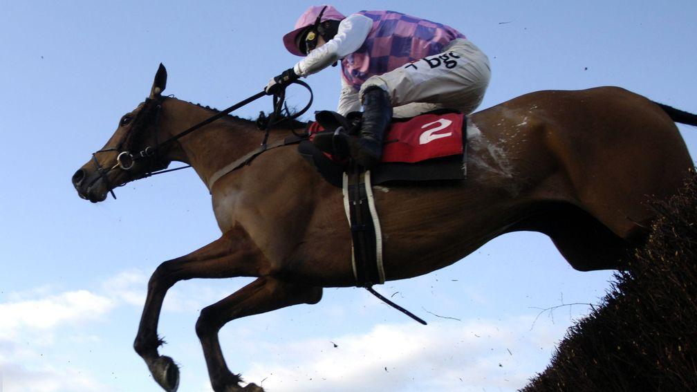 Cheltenham 27.1.07 Picture:Edward WhitakerExotic Dancer(Tony McCoy)on their way to winning the Cotswold Chase