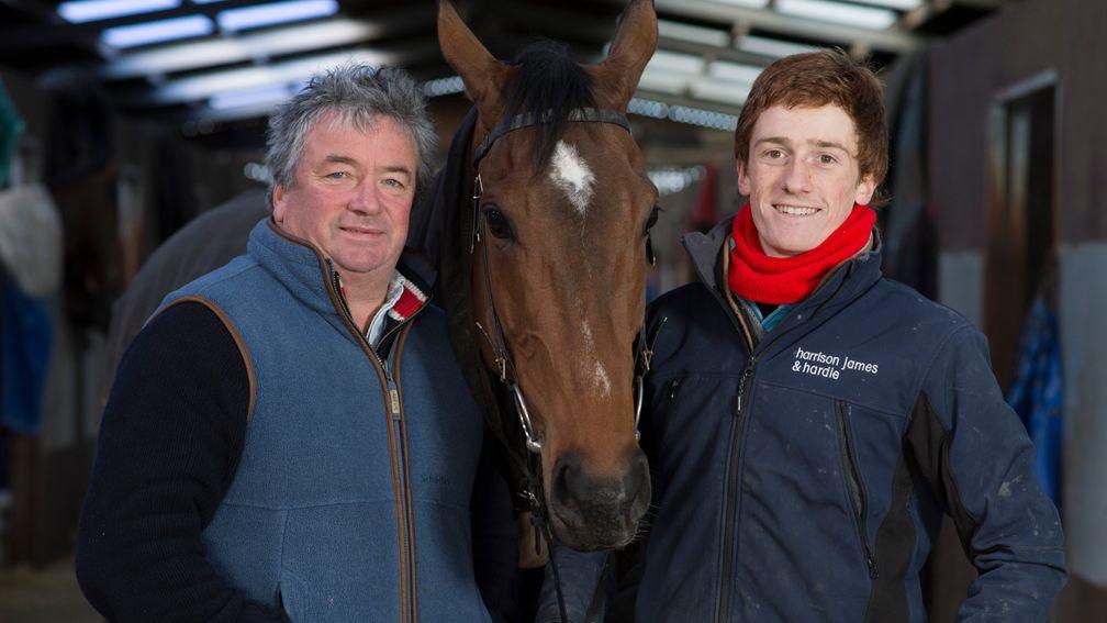 Nigel and Sam Twiston-Davies with top hurdler The New One