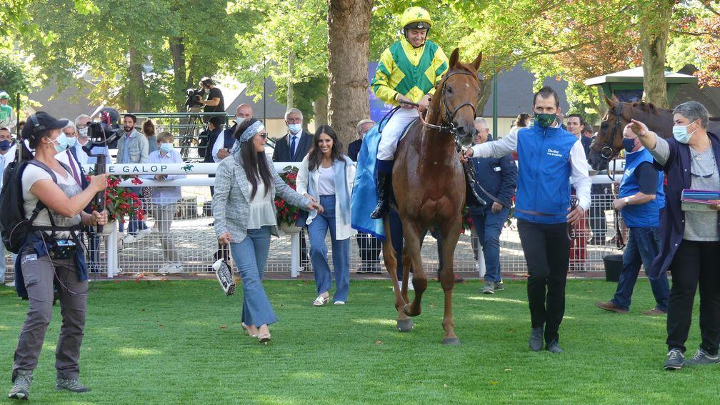 Skazino returns to the winner's enclosure after a pulsating win