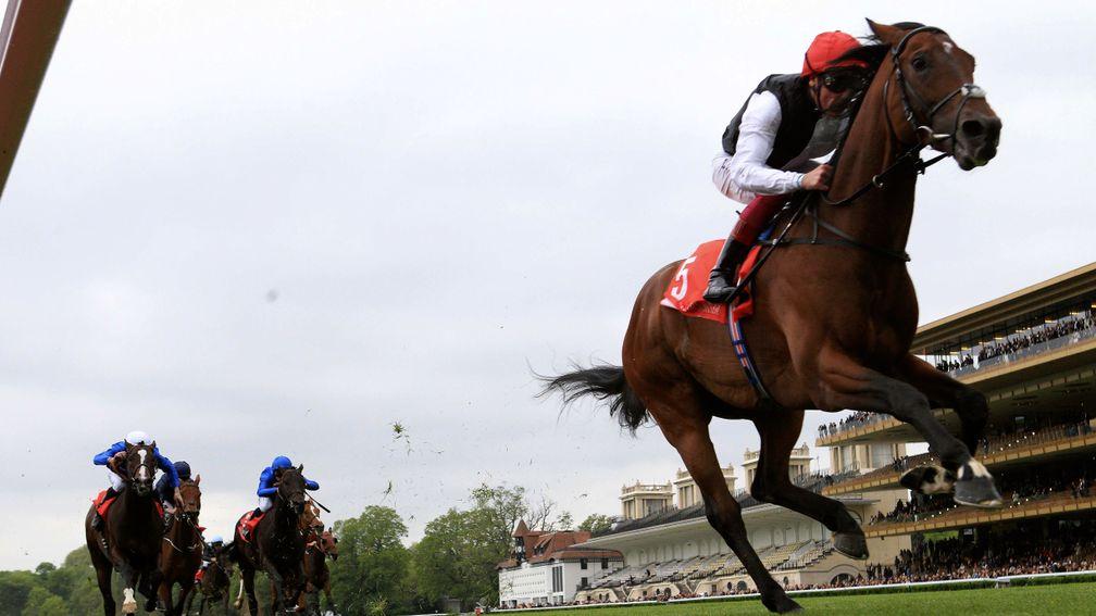 Cracksman en route to an easy success in the Group 1 Prix Ganay