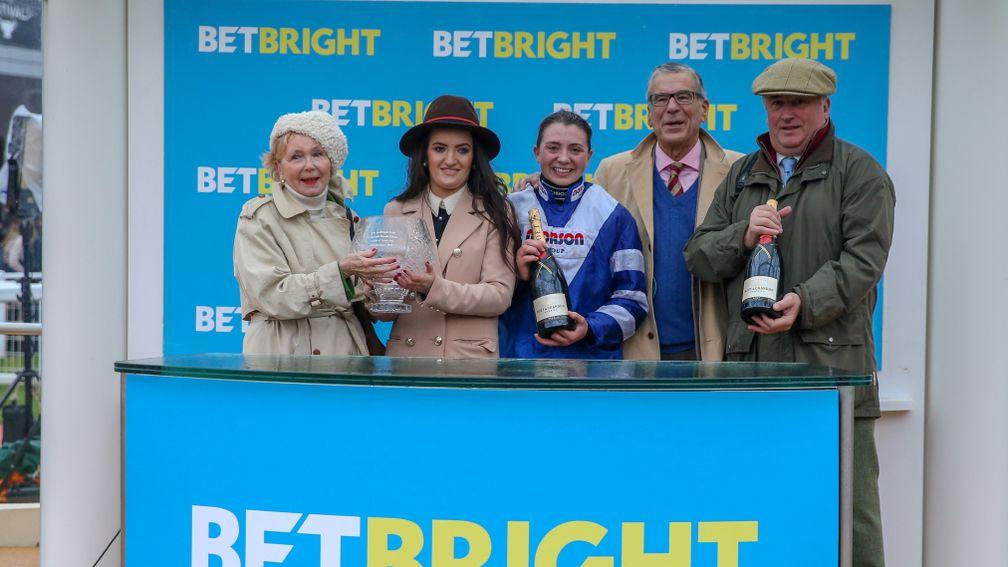 Connections celebrate after Frodon's victory