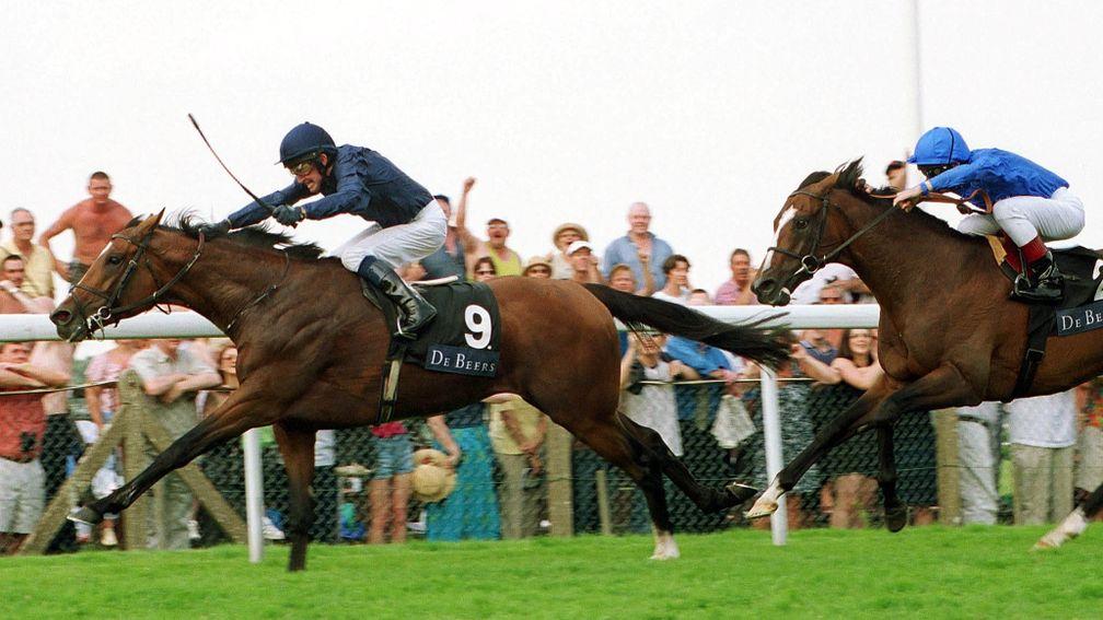 Galileo denies Fantastic Light after an epic duel in the 2001 King George
