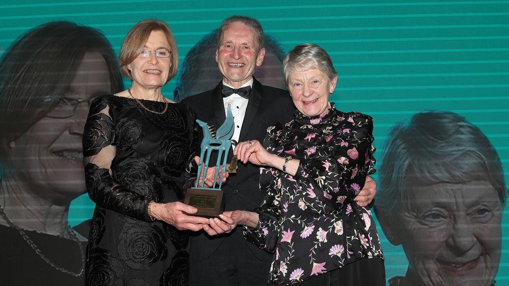 ITBA National Breeding And Racing Awards, The Heritage, Co.Laois. Sun 27 February 2022  Anne and Richard Lalor accepting Chaser Of The Year Award for Minella Indo from Catherine Cashman, Rathbarry Stud Photo.carolinenorris.ie