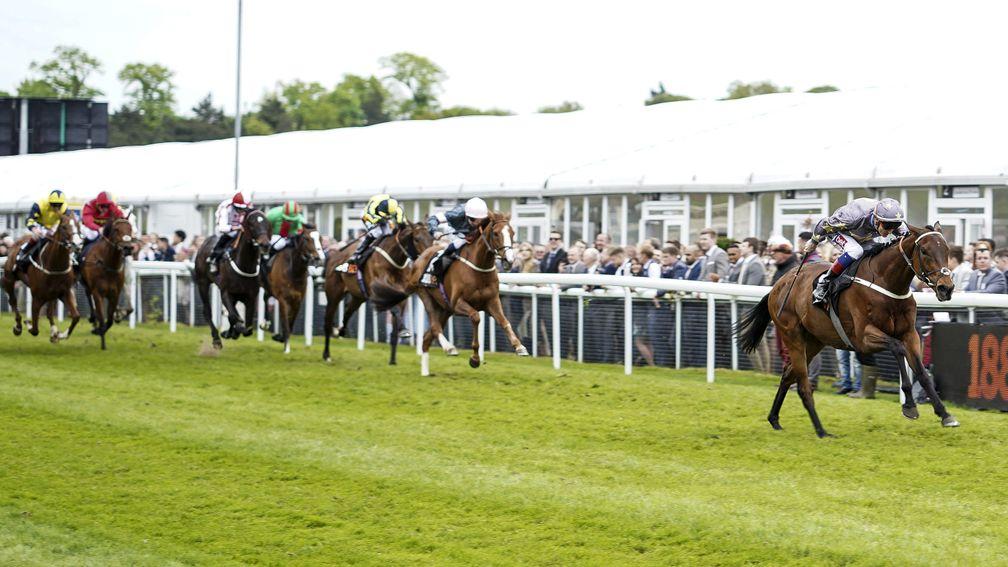 Magic Circle annilhilates his rivals in the Chester Cup