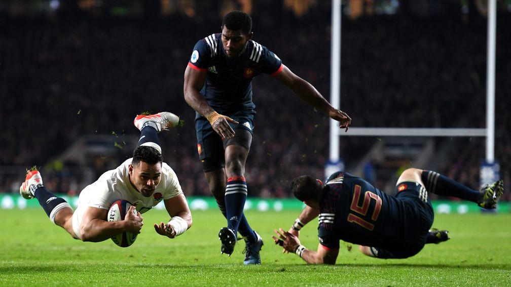Ben Te'o scores the winning try for England against France in the 2017 Six Nations