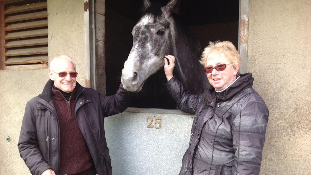 Dave and Maureen Perry visit Micky Hammond's yard on Middleham Open Day