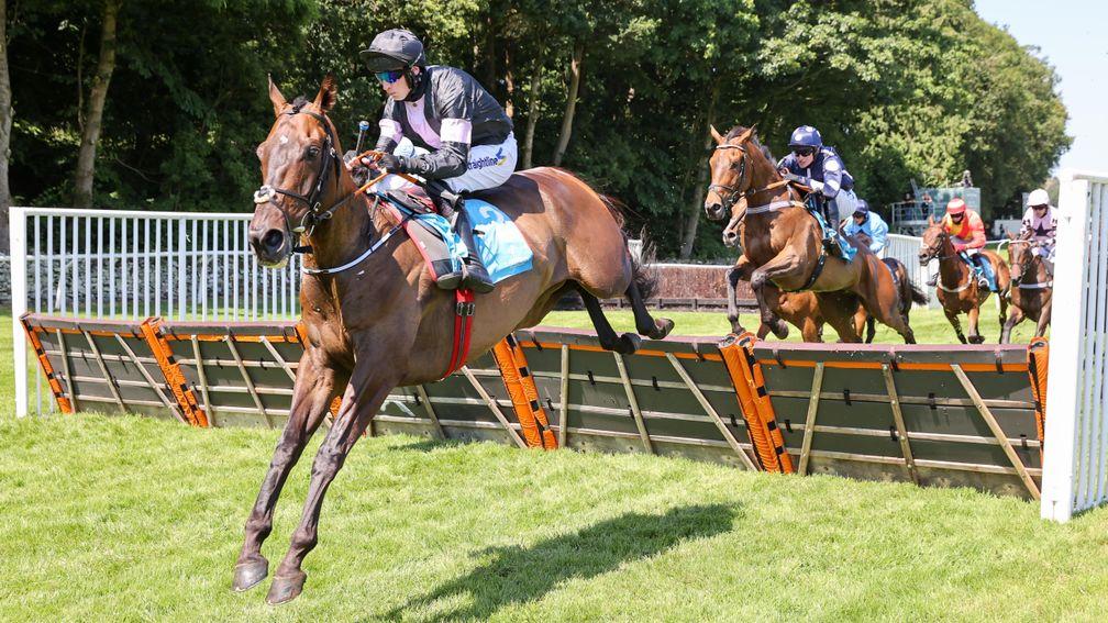 Calagogo and Conor O'Farrell land Denise Foster her first Cartmel success