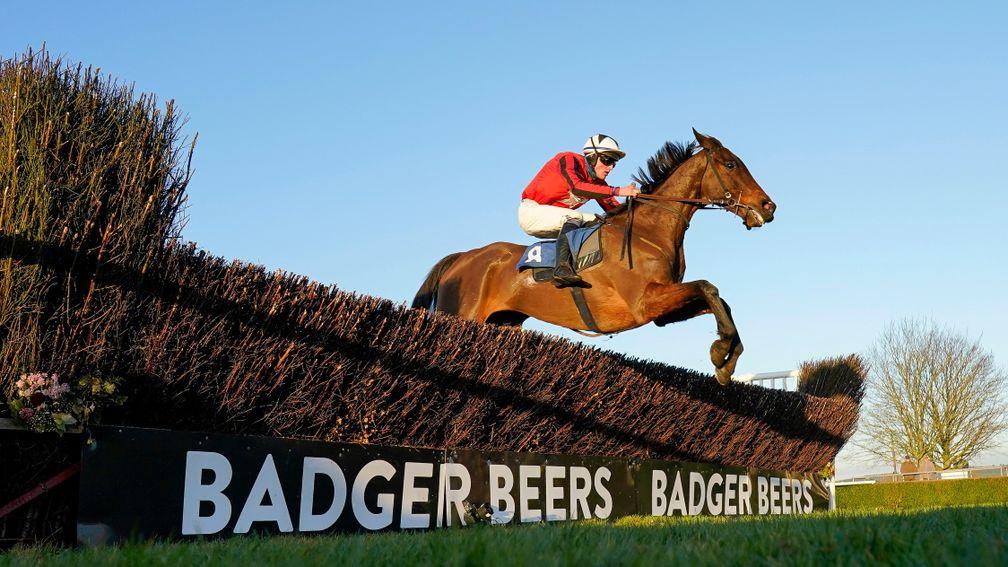 El Paso Wood: ran out an easy winner of the Somerset National on Thursday