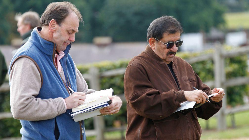 Angus Gold and Sheikh Hamdan compare notes on a yearling