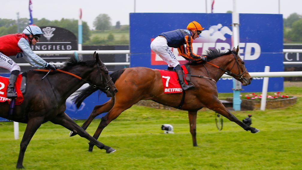 Perfect Clarity scoots clear in the Listed Betfred Mobile Oaks Trial Fillies' Stakes at Lingfield