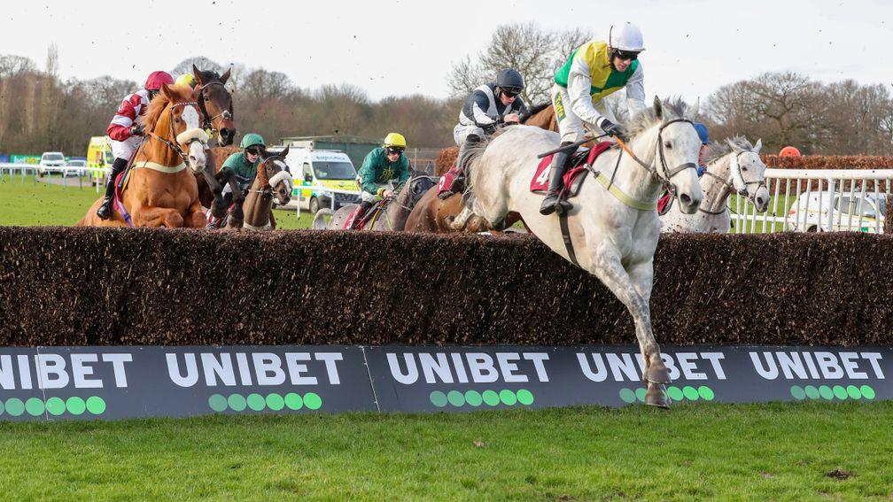 Vintage Clouds and Danny Cook lead the Peter Marsh field en route to victory