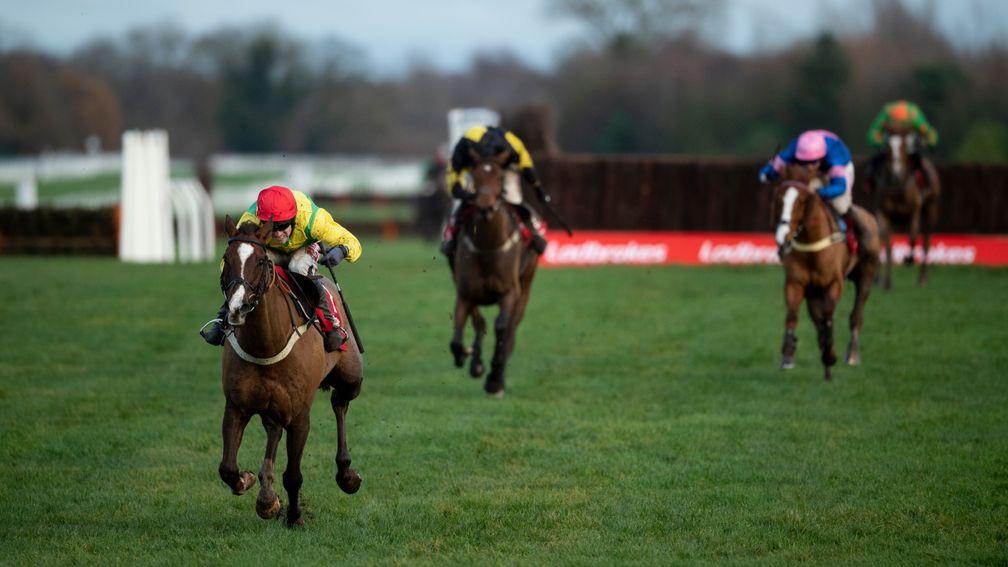 Sizing Tennesee and Tom Scudamore are clear of the rest in the Ladbrokes Trophy