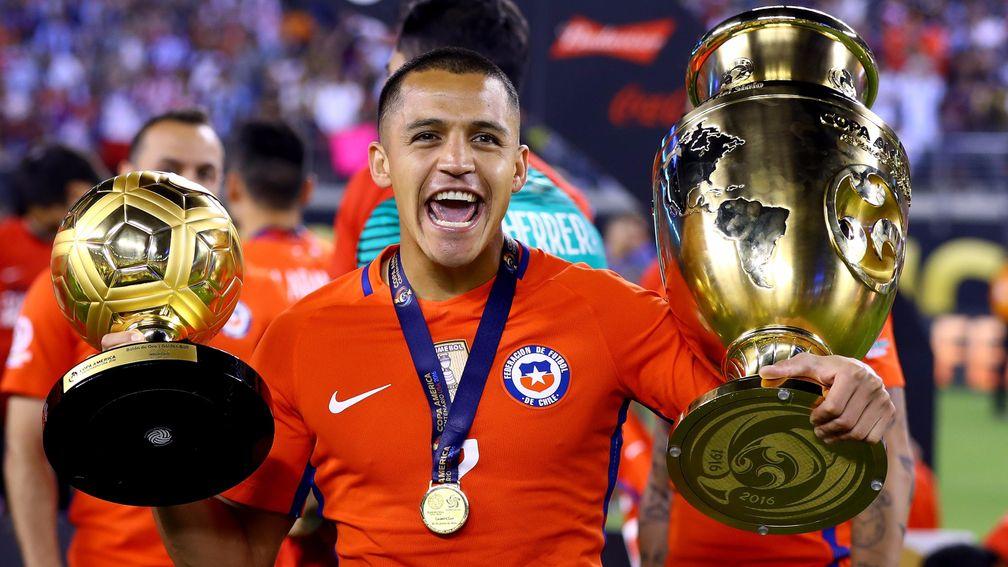 Alexis Sanchez celebrates Chile's Copa America win
