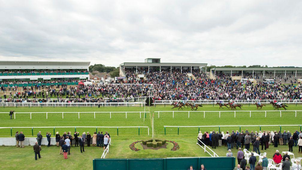 Yarmouth stages a £15,000 novice stakes