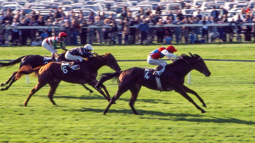 Moorestyle and Lester Piggott win the 1980 Prix de L'Abbaye
