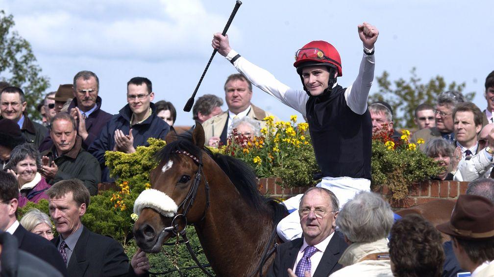 Refuse To Bend: won the 2,000 Guineas in 2003 for Moyglare Stud