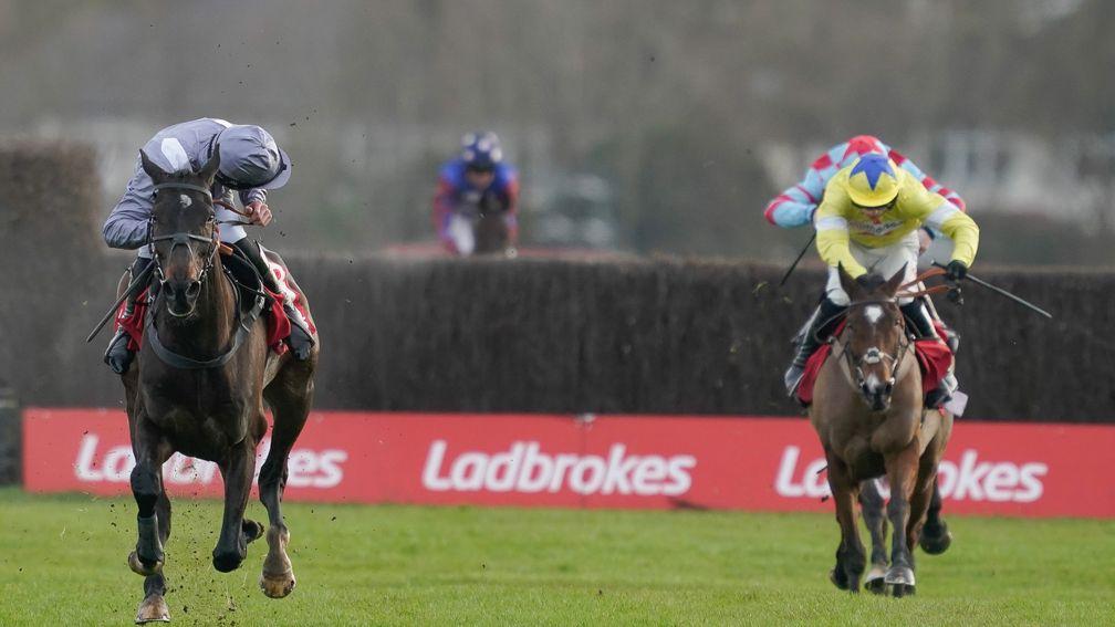 Il Est Francais: pulls well clear of Hermes Allen to win the Kauto Star at Kempton
