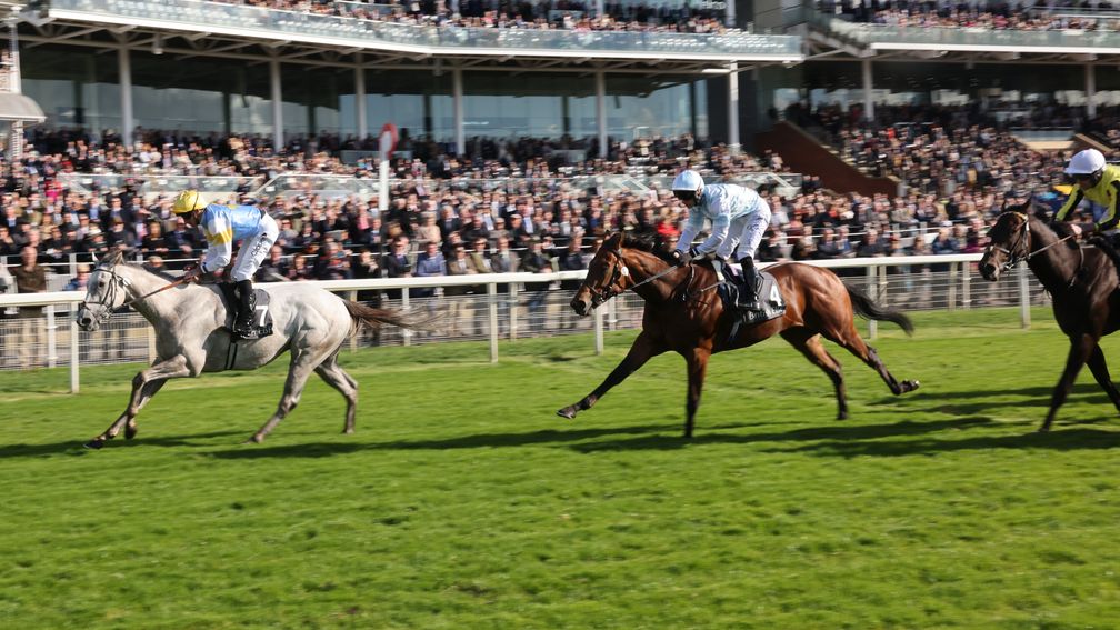 Mirabeau and Danny Tudhope win the EBF 2yo Final at York