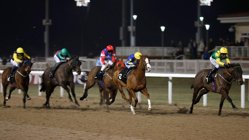 All-weather racing under the lights at Chelmsford