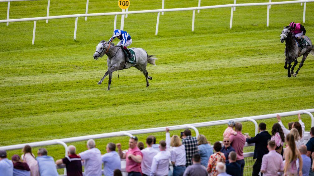 Art Power and Oisin Murphy turn the Greenlands Stakes into a procession