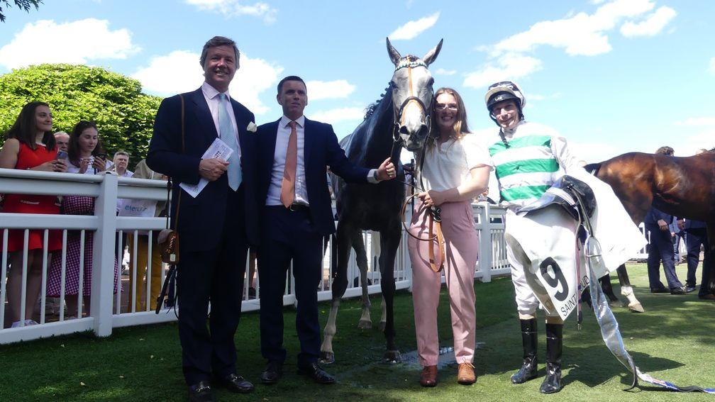 Connections pose for the camera after Alpinista's Grand Prix de Saint-Cloud victory