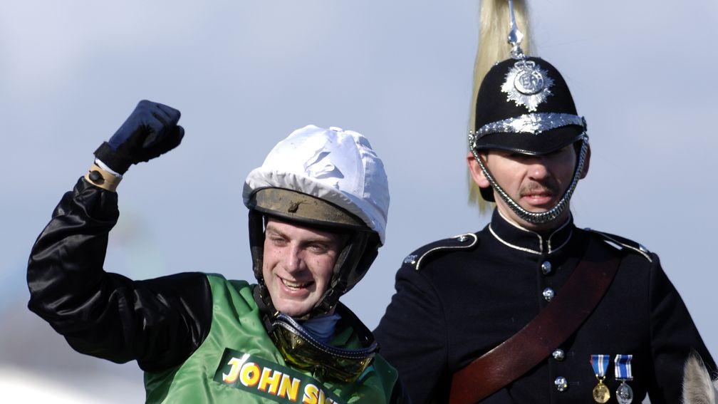 Niall Madden enjoys his finest hour after winning the 2006 Grand National on Numbersixvalverde