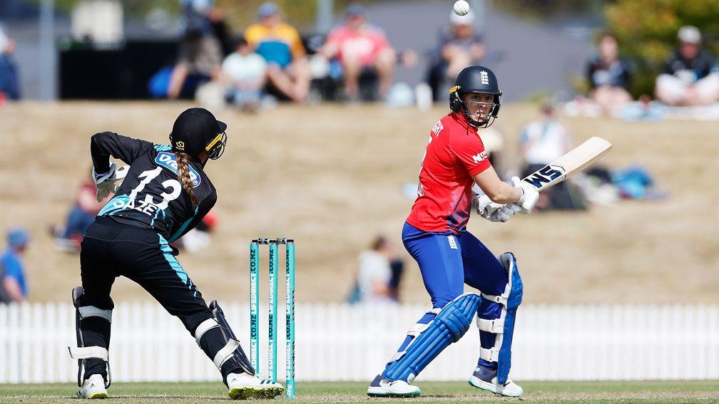 England captain Heather Knight can finish the T20 series in style