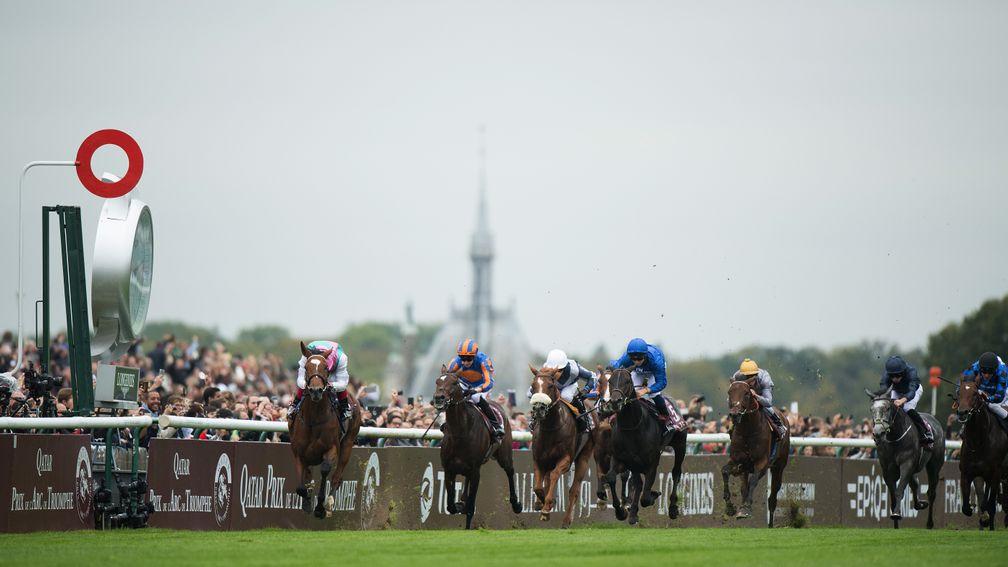 Enable gallops to glory in the Prix de l’Arc de Triomphe under Frankie Dettori in 2017