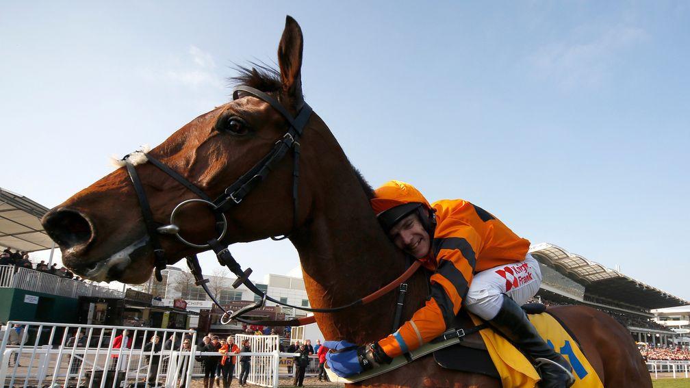 Thistlecrack and Tom Scudamore after the 2017 World Hurdle