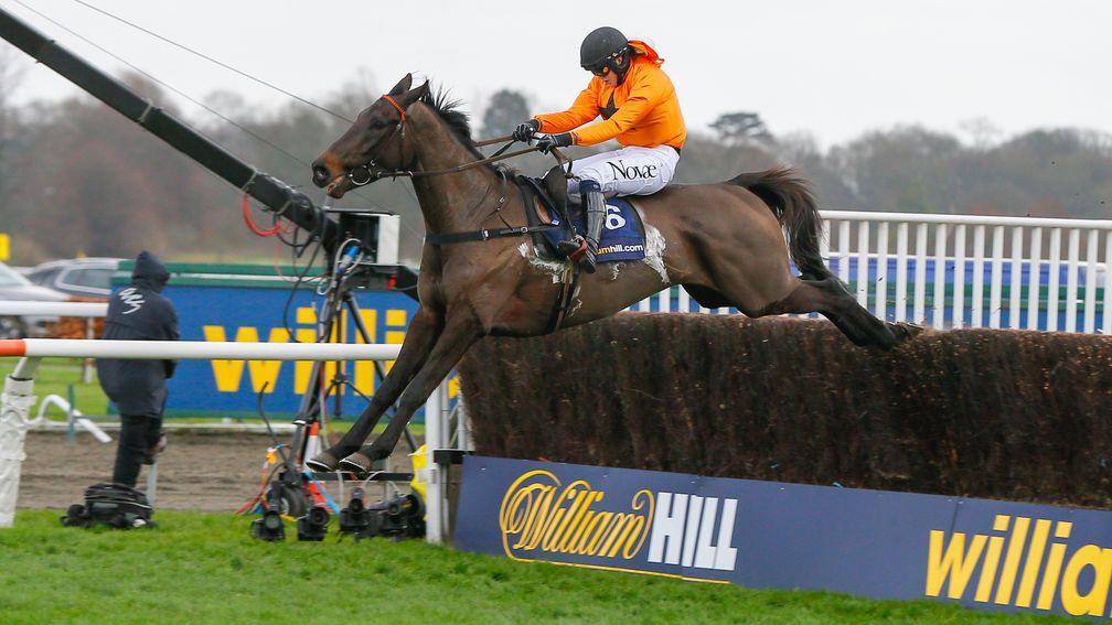 Tea For Two and Lizzie Kelly: flying the last in the Kauto Star a year ago