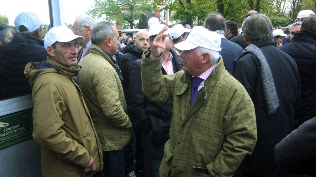 Protesters at Saint-Cloud block the entrance to the parade ring
