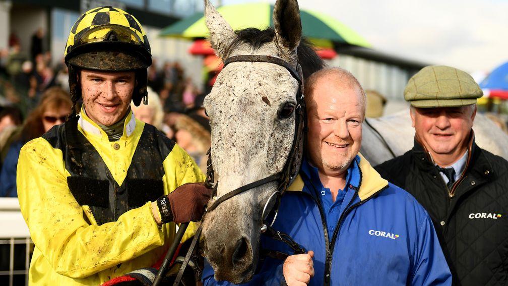 EXETER, ENGLAND - NOVEMBER 02: Jockey Brendan Powell poses alongside Trainer Colin Tizzard and Eldorado Allen after winning the Haldon Gold Cup at Exeter Racecourse on November 02, 2021 in Exeter, England. (Photo by Harry Trump/Getty Images)