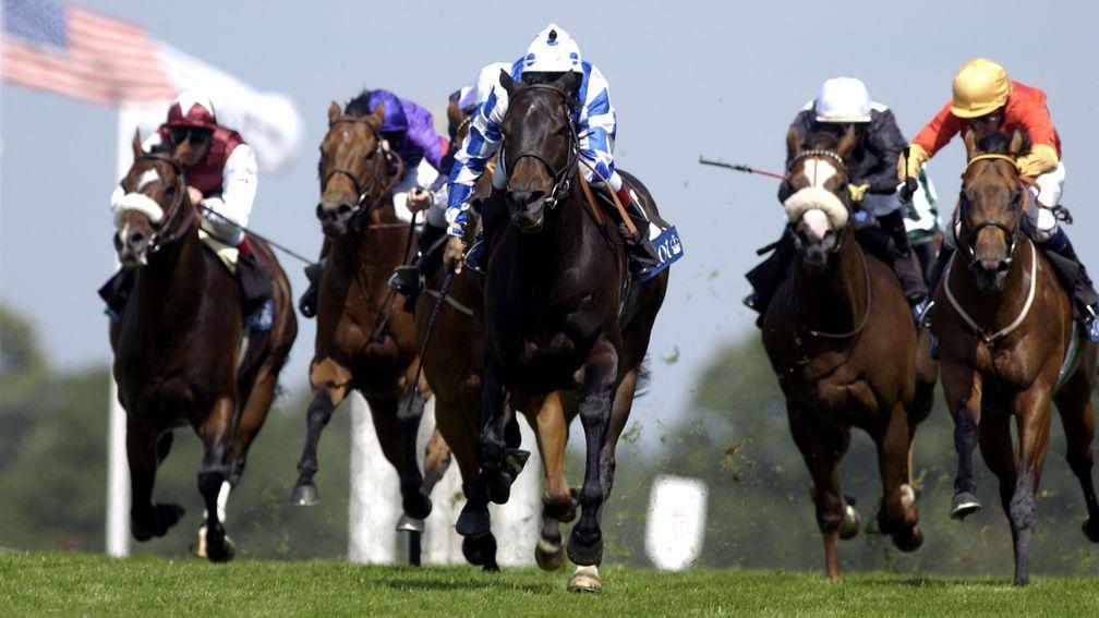 The Tatling leads the way in the 2004 King's Stand Stakes