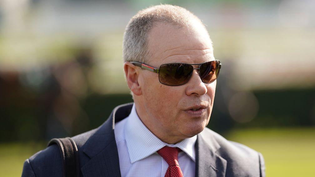 Clive Cox: saddles Eminency in feature 6f handicap at Windsor