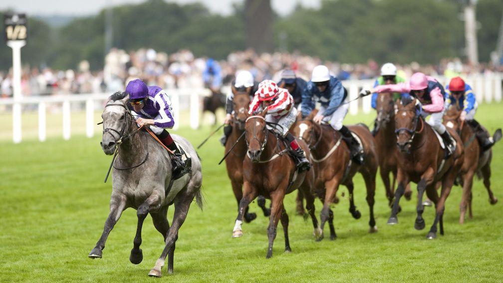 Laddies Poker Two (Johnny Murtagh) landed a huge gamble in style in the Wokingham in 2010