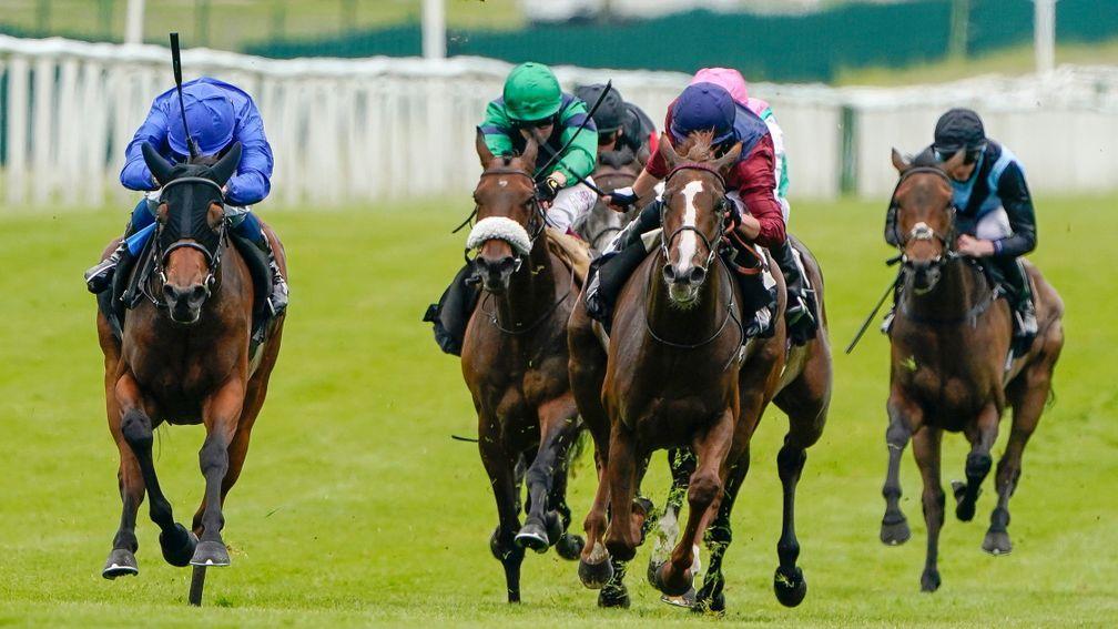 Creative Flair (left, blue) steps up in class in the Group 3 Prix Chloe