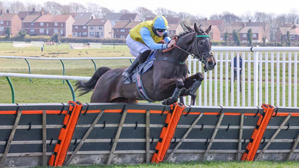 AQUILA SKY Ridden by Alan Johns  wins at Ayr 16/4/21Photograph by Grossick Racing Photography 0771 046 1723