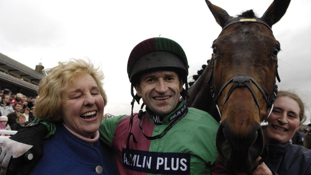 Thornton with Sally Alner and Miko De Beauchene after winning the Welsh National