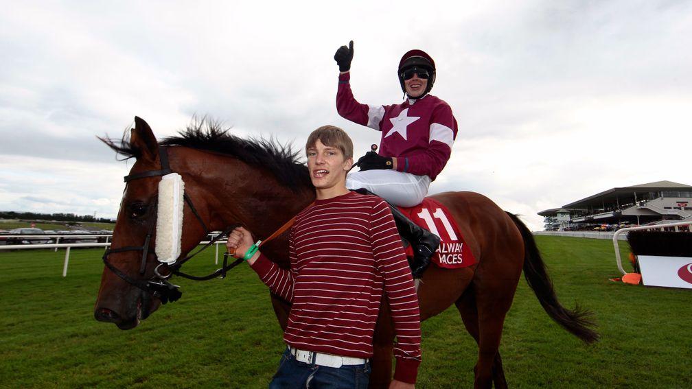 Steven Clements celebrates after winning the Connacht Hotel QR Handicap at the Galway Festival on Edeymi