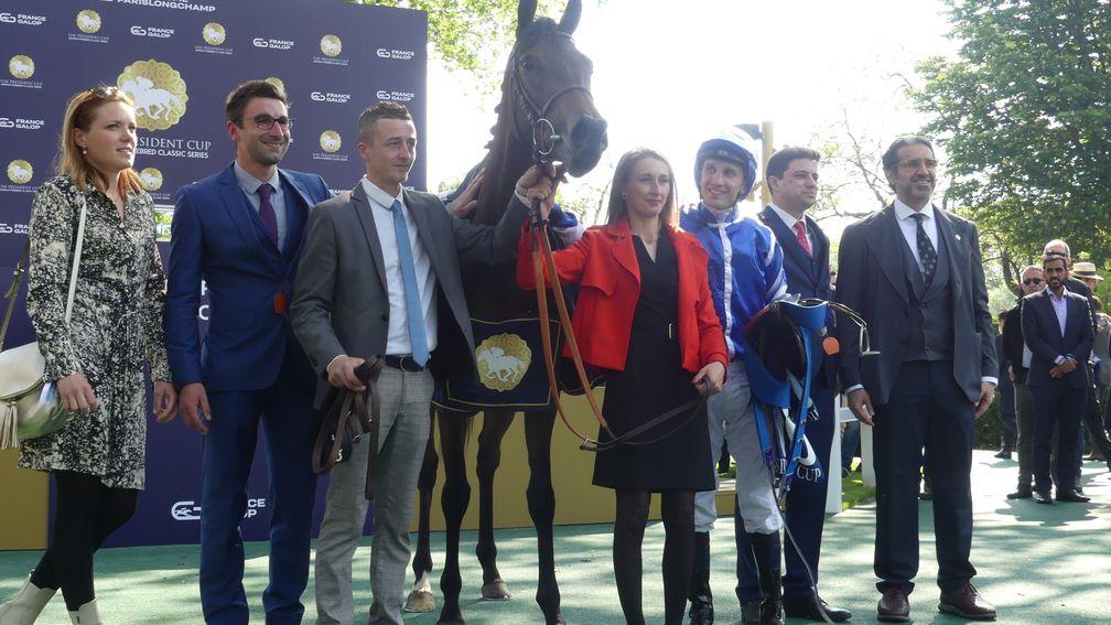 Aurelien Lemaitre and Christopher Head (second from the right) with Blue Rose Cen after Classic victory