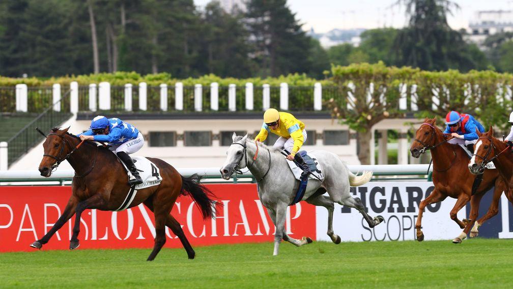 Called To The Bar once again showed his love for Longchamp with a fourth career success at the Paris track