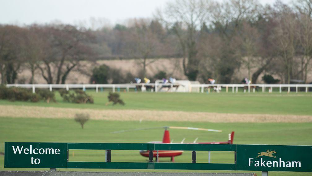 Fakenham: racing with small fields on good to firm ground today