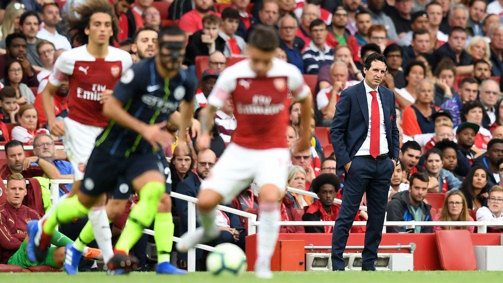 Arsenal manager Unai Emery watches his side play Man City