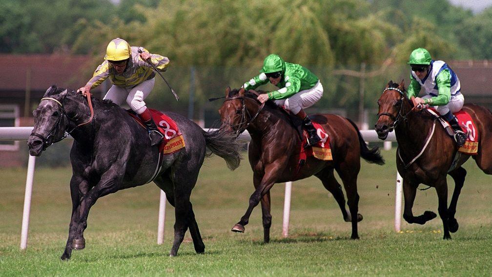 Cassandra Go (left): flourished during the closing weeks of her racing career in 2001