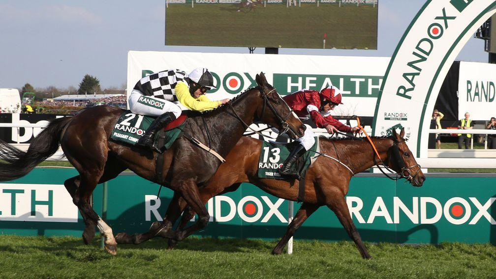 Tiger Roll (far side) just holds on for Grand National glory from Pleasant Company
