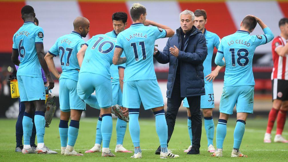 Tottenham manager Jose Mourinho speaks to his players at Sheffield United