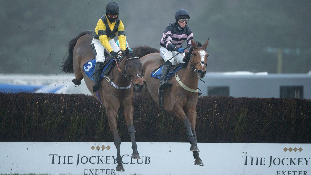 Full Back (right) now has two wins from three over fences after a comfortable victory at Exeter for Gary and Josh Moore