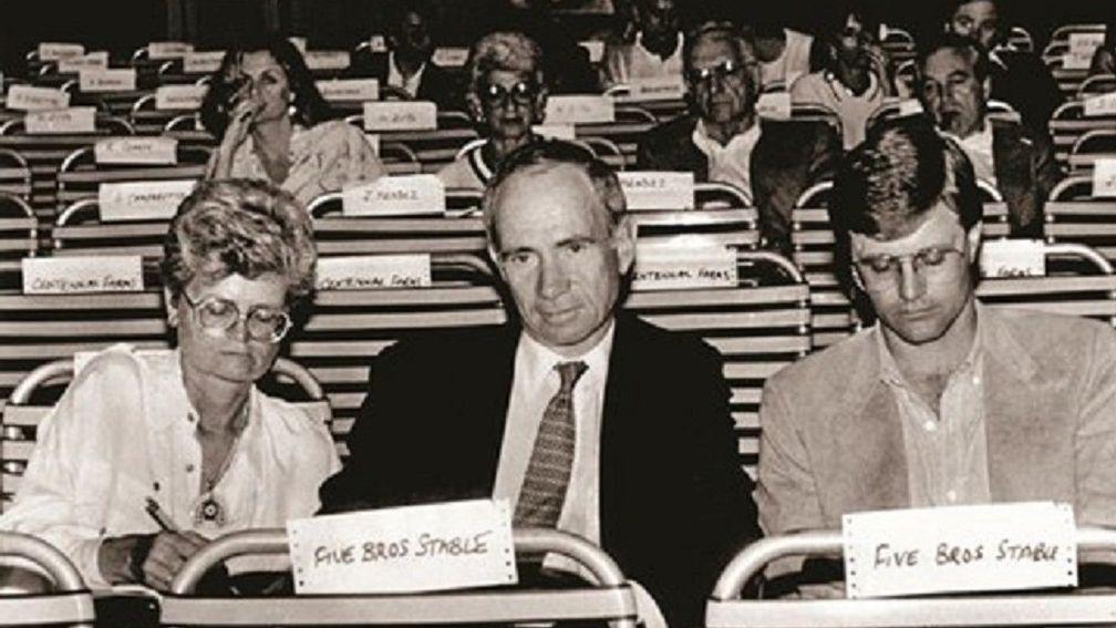 Bert Firestone (centre) with wife Diana and Bill Mott in 1987